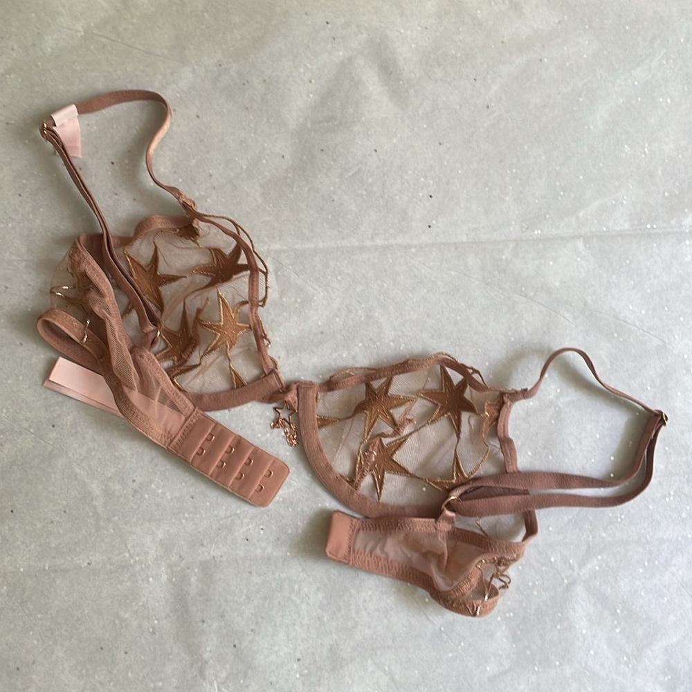 NWOT bra - Picture 6 of 8